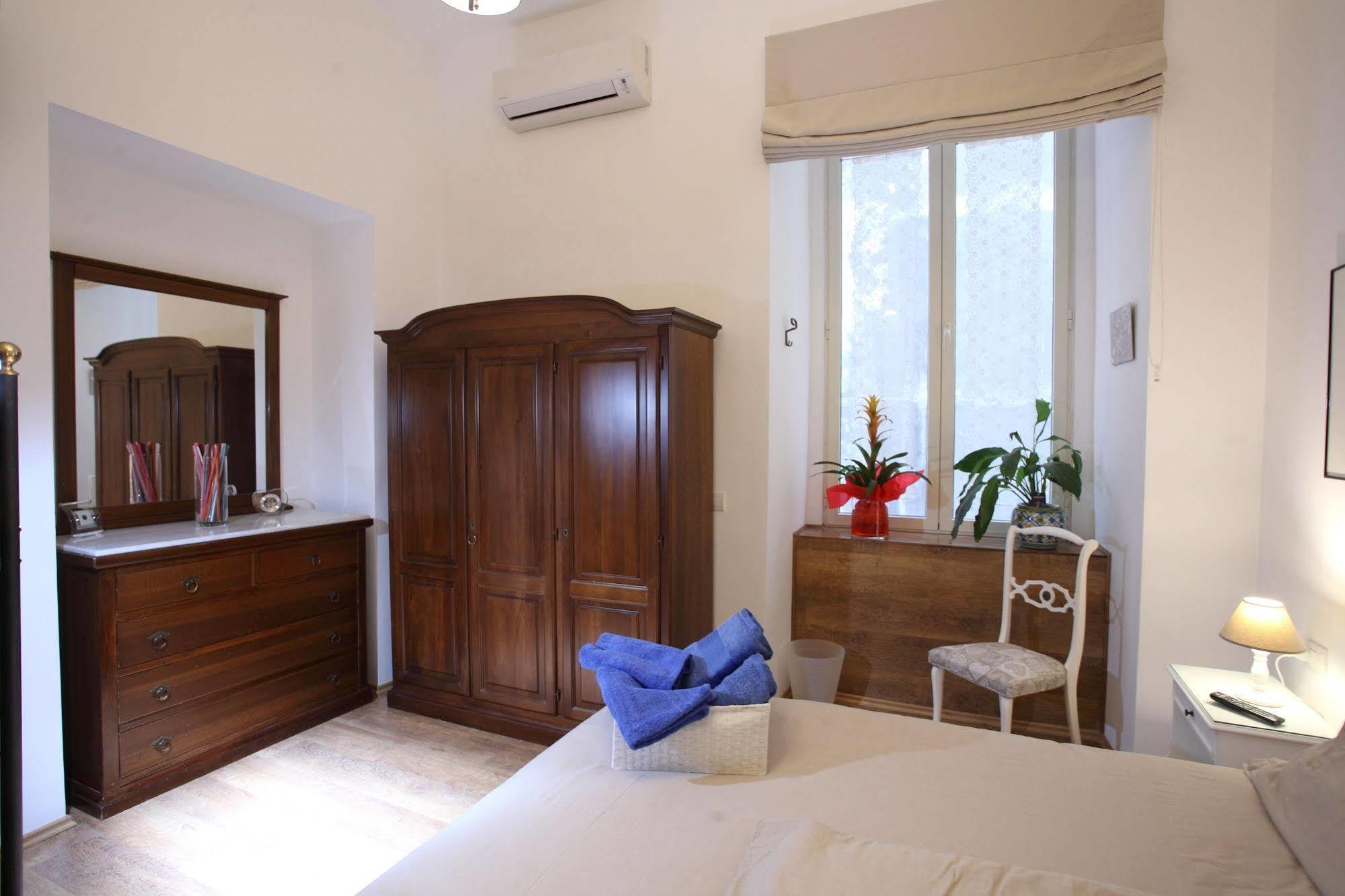 Napoli Pietrasanta Lt Bed & Breakfast エクステリア 写真