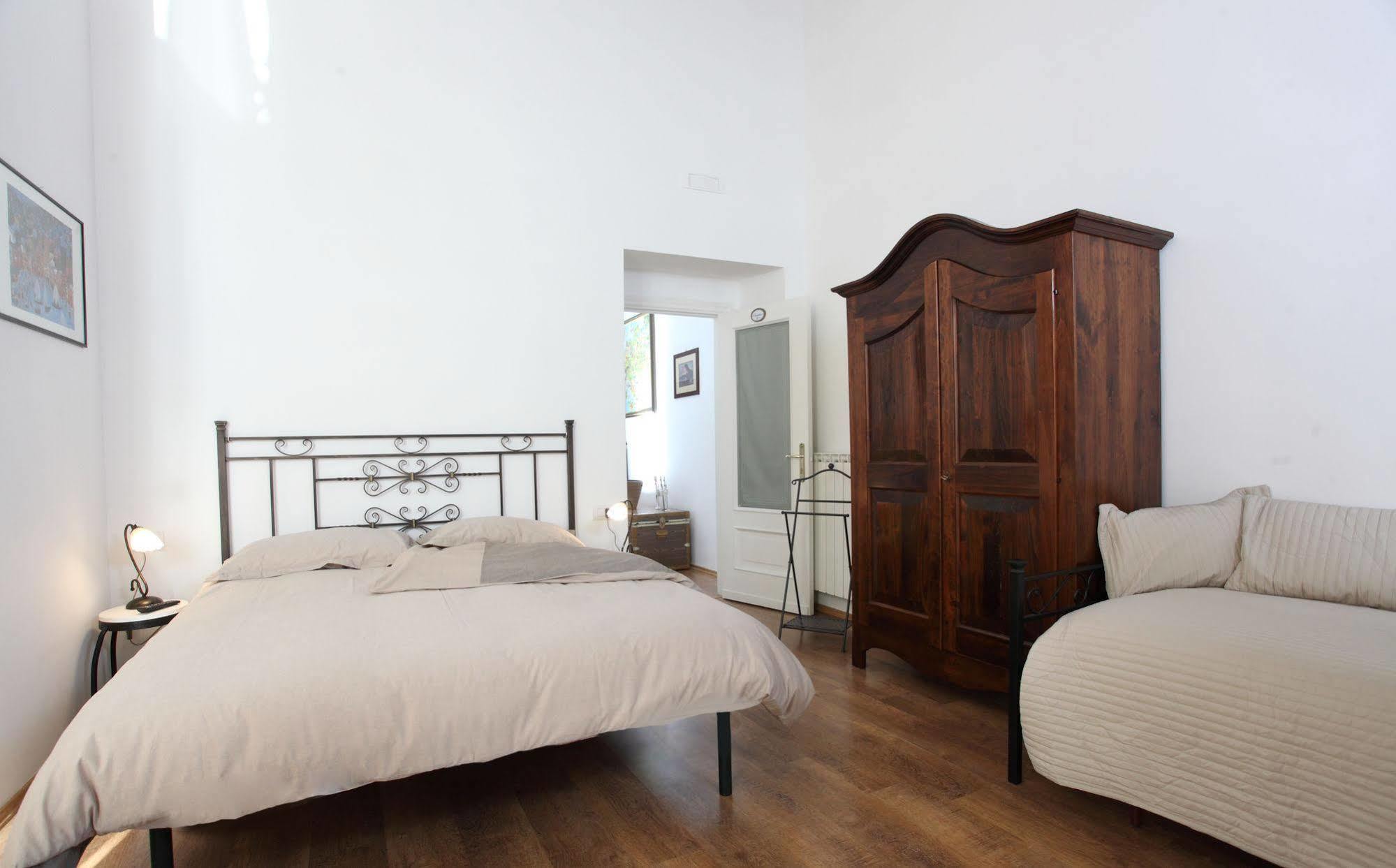 Napoli Pietrasanta Lt Bed & Breakfast エクステリア 写真